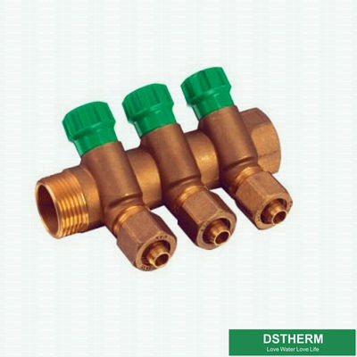 Duas maneiras a seis distribuidores de bronze dos separadores de água das maneiras para a tubulação de Pex com as válvulas de bola para o fornecimento da água quente